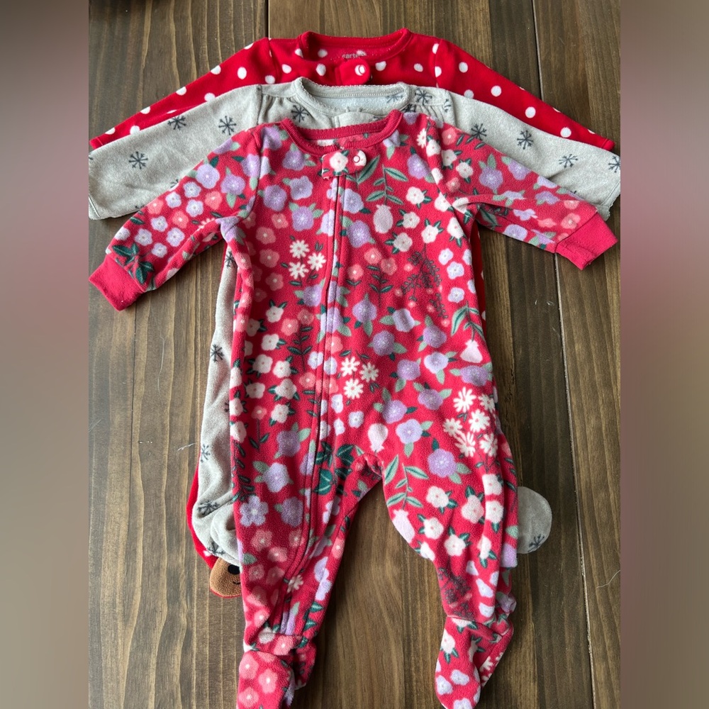 Carter’s 6 month onesies
